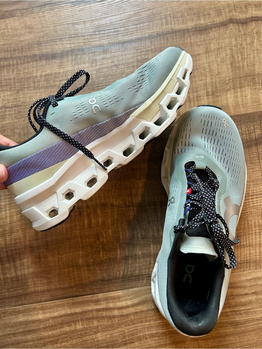 Like NEW On Running Women’s Cloud Monster - Picture 3 of 5